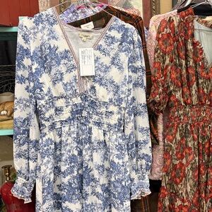 Max Studio Blue and White Floral Toile Patterned Dress - S